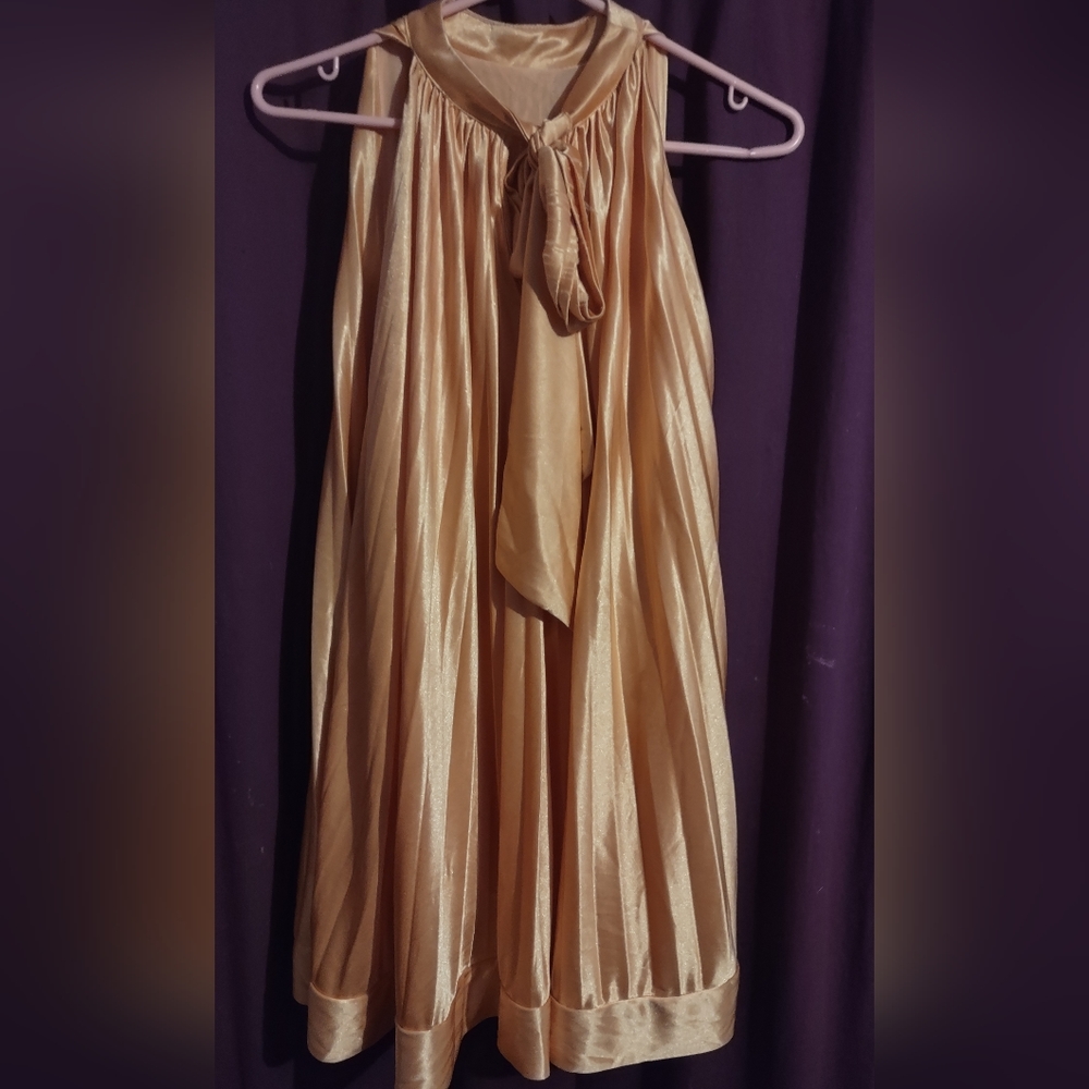 Vintage  1970 s deee in gold with many please ladies  dress